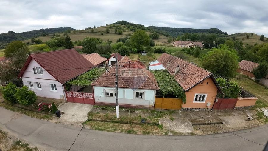 Casă cu Teren 900 Mp în Laslea