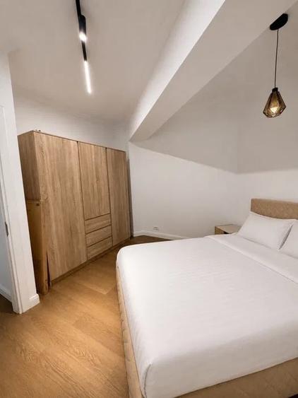 Apartament cu 2 camere semidecomandat, mobilat în 1 Mai