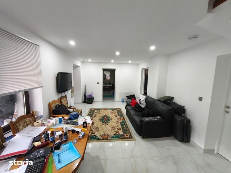 Casă cu 5 camere cu Teren 500 Mp în Central