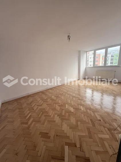 Apartament cu 3 camere semidecomandat în Mănăștur