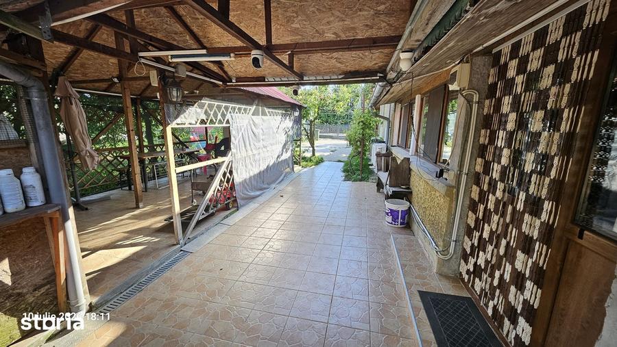 Casă cu 4 camere cu Teren 1800 Mp în Singureni