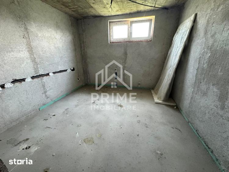 Casă cu 9 camere cu Teren 1000 Mp în Central
