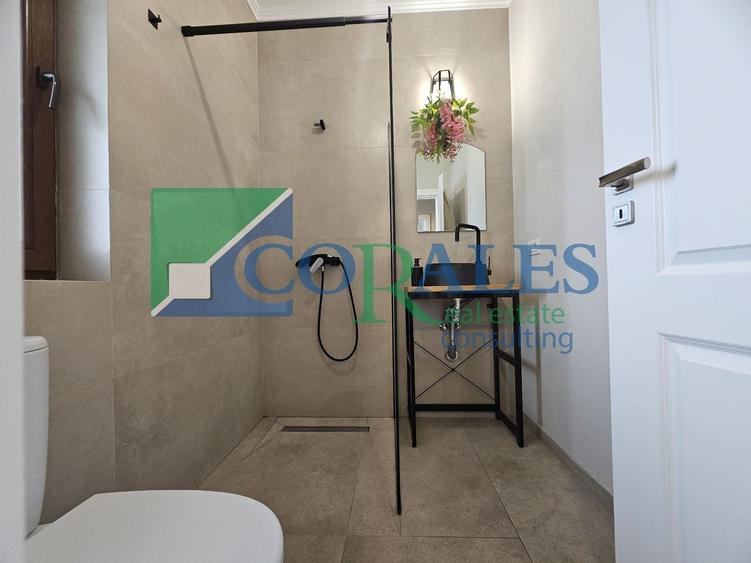 Duplex cu 5 camere cu Canalizare în Dumbrăvița