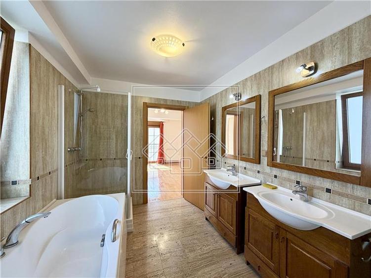 Apartament cu 2 camere decomandat, mobilat în Hipodrom 2