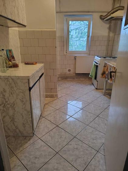 Apartament cu 4 camere decomandat în Brăilei