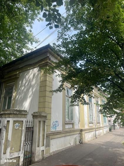 Casă cu 4 camere în Central