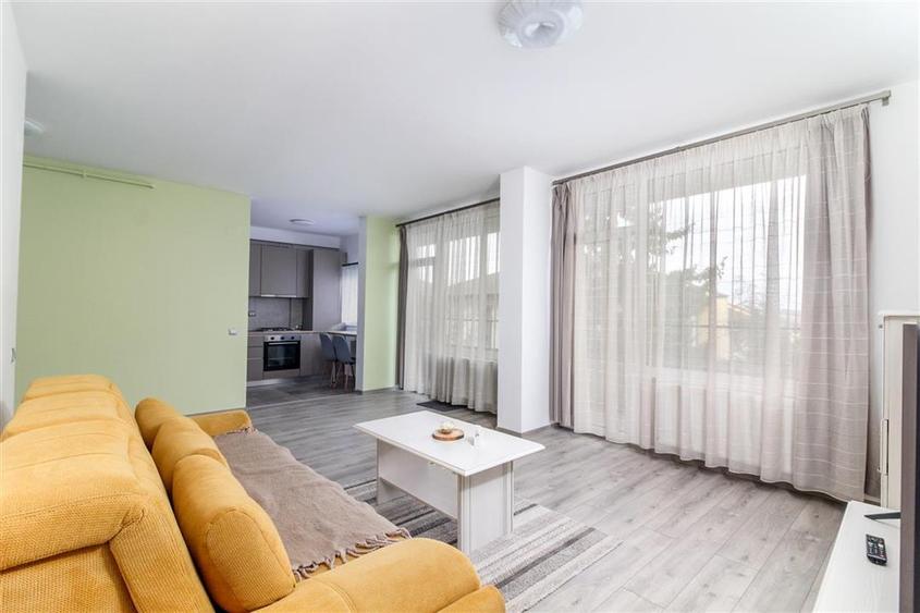 Apartament cu 2 camere semidecomandat, mobilat în Borhanci