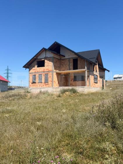 Casă cu 5 camere cu Teren 1000 Mp în Central