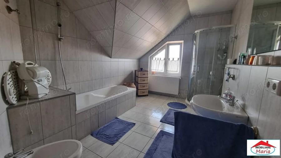 Casa S+P+M cu teren 17 ari zona Bercu Rosu - 12