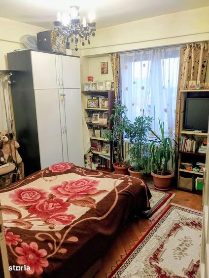 Apartament cu 3 camere decomandat în Dorobanților