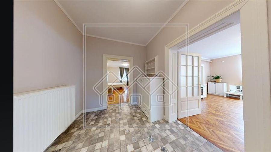 Apartament cu 3 camere circular în Sub Arini