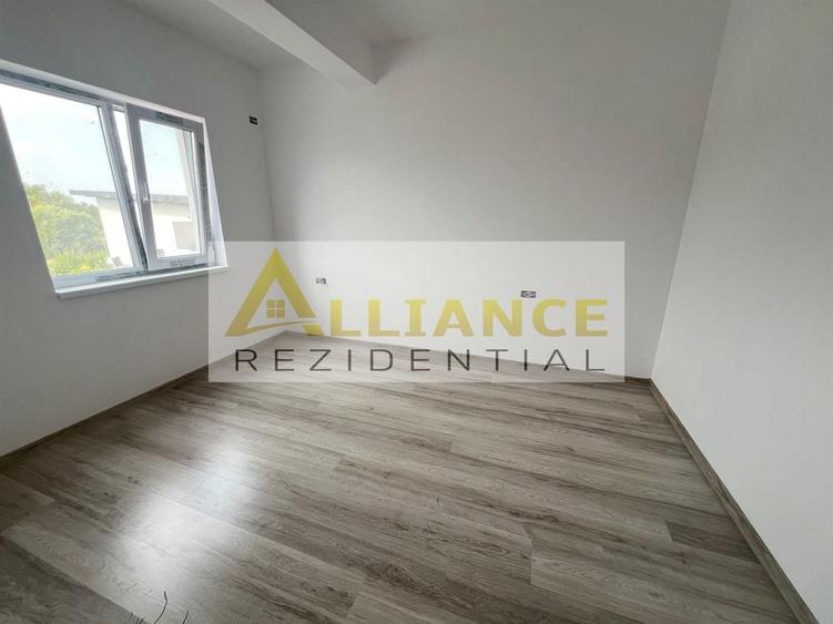 Casă individuală cu 4 camere cu Canalizare în Berceni