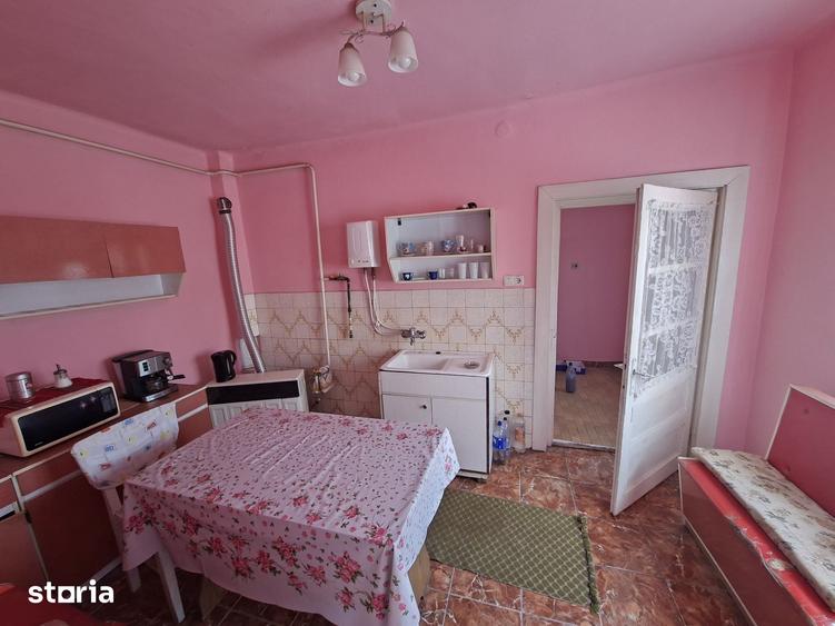 Casă cu 3 camere cu Teren 890 Mp în Burdea