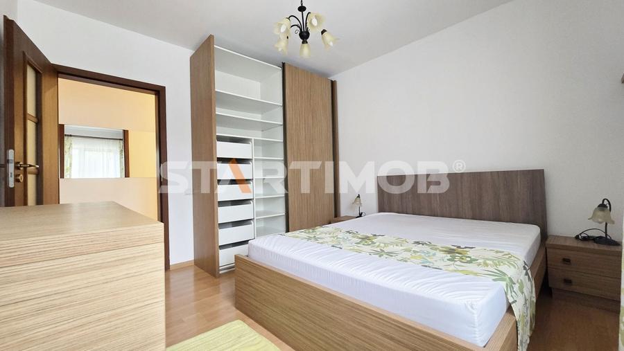 Apartament cu 3 camere decomandat, mobilat în Tractorul