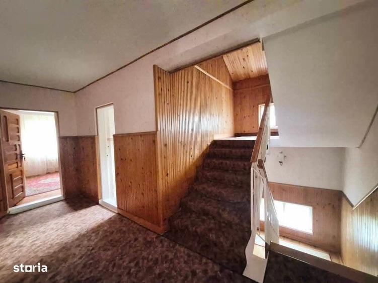 Casă cu 4 camere decomandat în Central