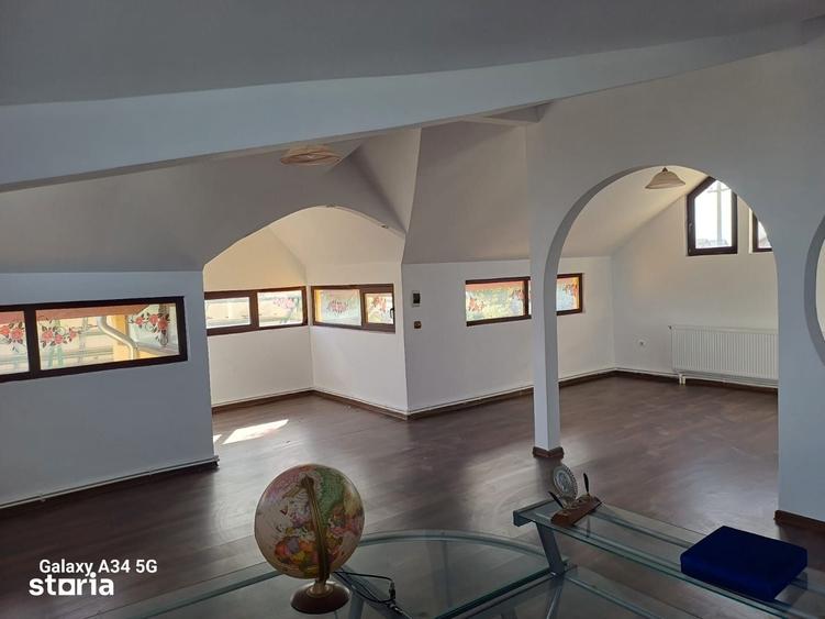 Casă cu 6 camere cu Teren 500 Mp în Cazasu