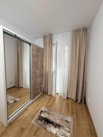Apartament cu 2 camere semidecomandat în Micro 11