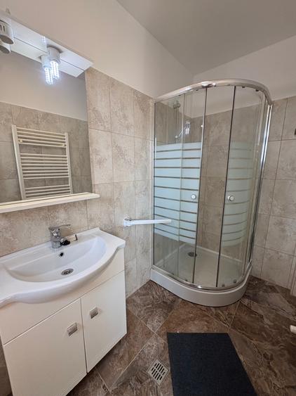 Casă cu 4 camere cu Canalizare în Dobroești