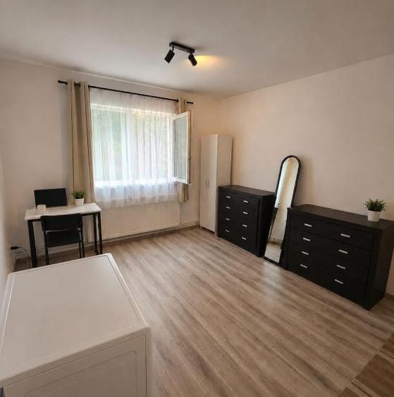 Apartament cu 2 camere semidecomandat în Florilor