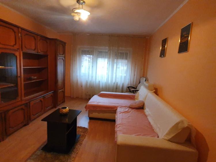 Apartament cu 2 camere decomandat în Girocului