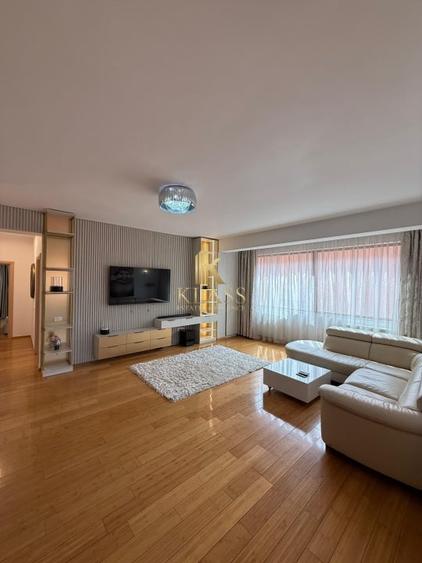Apartament cu 3 camere, mobilat în Nord