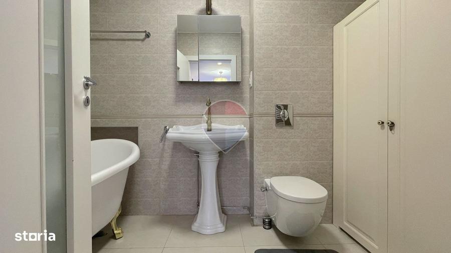 Apartament cu 3 camere decomandat, mobilat în Tractorul