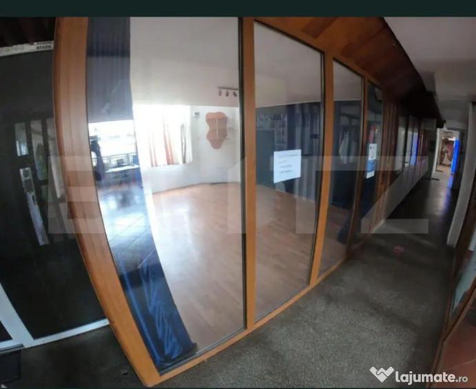 Spa?iu birouri 32 mp, ultracentral, etaj 1 Deva, dispon - 2