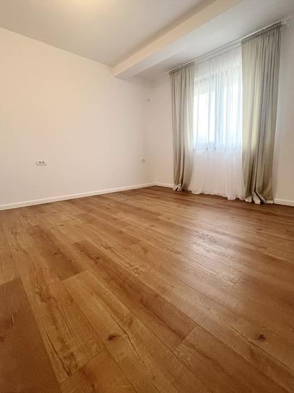 Casă individuală cu 5 camere cu Canalizare în Ultracentral