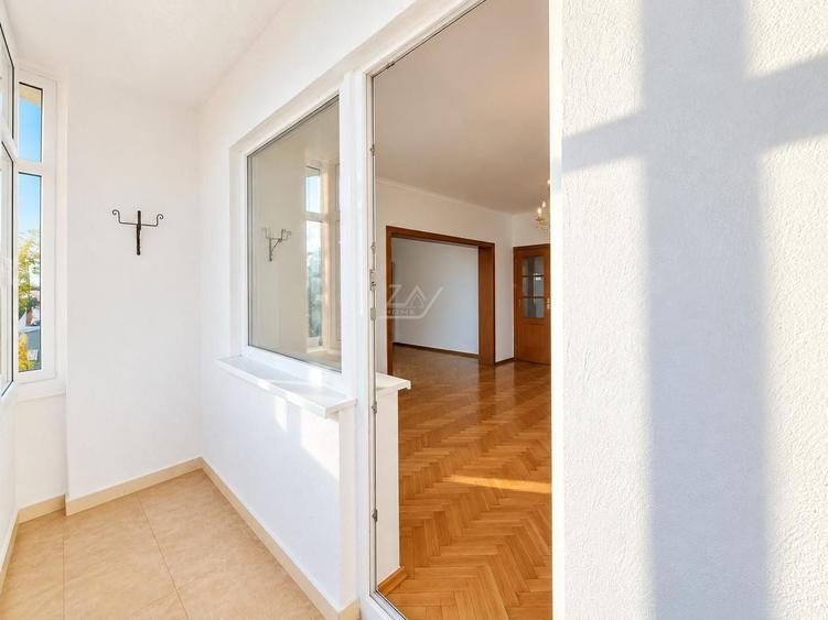 Apartament cu 4 camere decomandat în Șagului