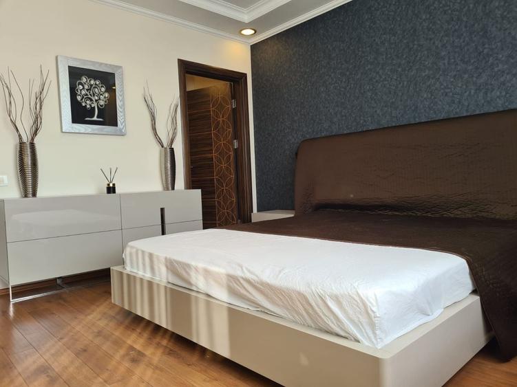 Apartament cu 3 camere semidecomandat, mobilat în Pipera