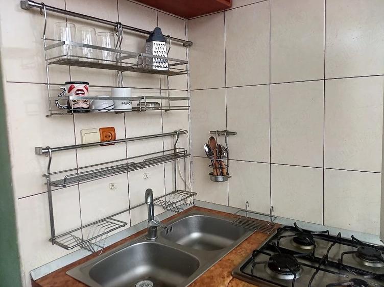 Apartament cu 2 camere decomandat în Girocului