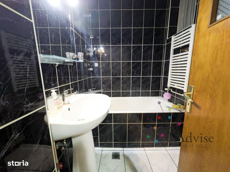Apartament cu 3 camere decomandat în Sud