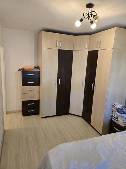 Apartament cu 3 camere semidecomandat în Gheorghe Lazăr