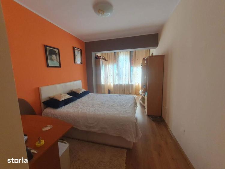 De vanzare Apartament 3 camere -Complex Vega, Strada Tecuci - 12