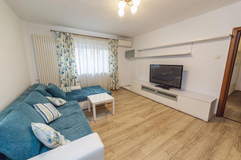 Apartament cu 3 camere decomandat, mobilat în Drumul Sării