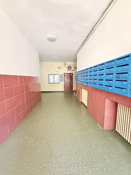 Apartament cu 3 camere semidecomandat, mobilat în Iancului