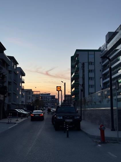 Apartament cu 2 camere semidecomandat, mobilat în Nord