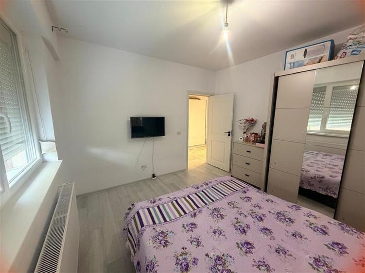 Apartament cu 2 camere decomandat în Aeroport