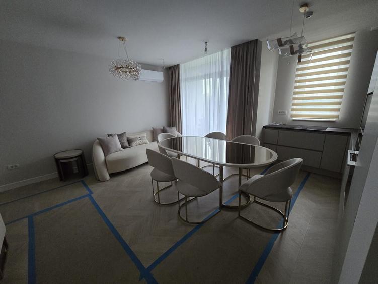 Apartament cu 3 camere decomandat în Aradului