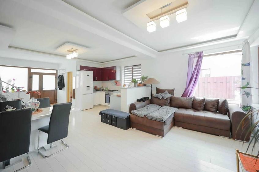 Casă cu 4 camere cu Teren 252 Mp în Sântandrei