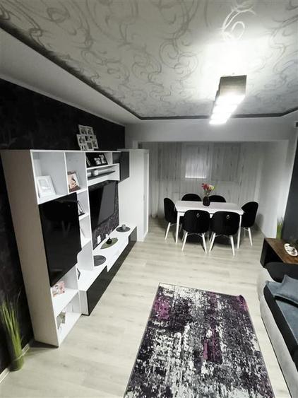 Apartament cu 2 camere decomandat în Apollo