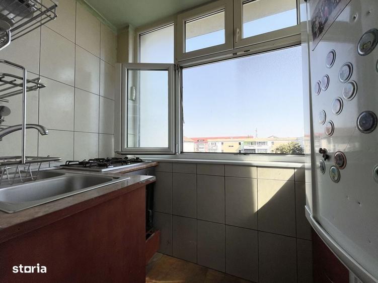 Apartament cu 2 camere decomandat în Girocului