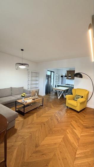Apartament cu 4 camere în Central
