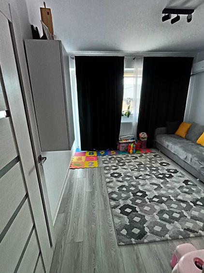 Apartament cu 2 camere decomandat în Miroslava