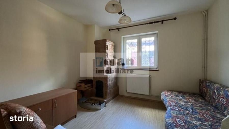 Casă cu 7 camere cu Teren 1356 Mp în Predeal