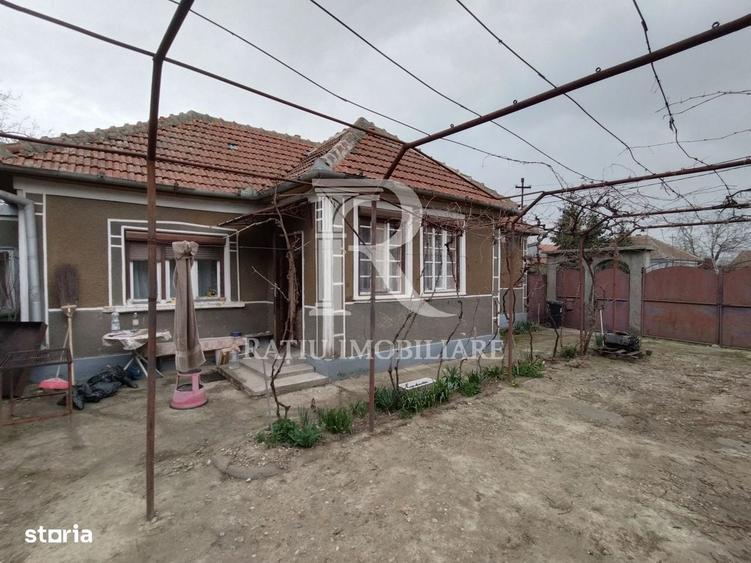 Casă cu 3 camere în Rontău