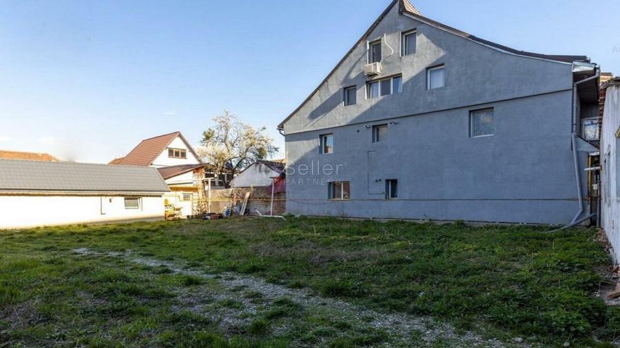 Casă individuală cu 31 camere cu Canalizare în Blumăna