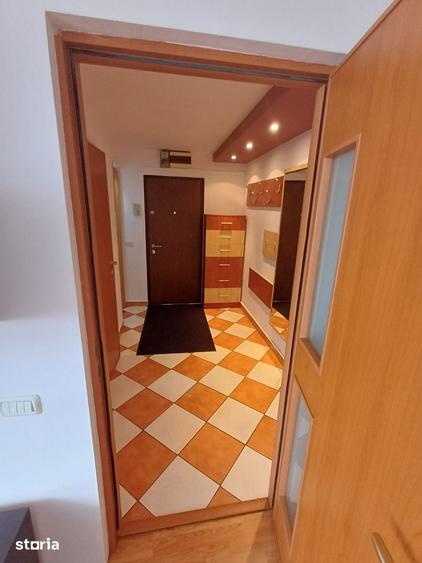 Apartament cu 3 camere decomandat în Berceni