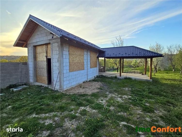 Casă cu 4 camere cu Teren 1600 Mp în Sirețel