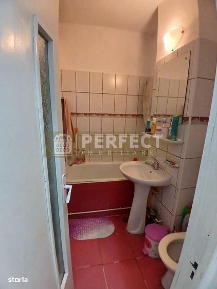 Apartament cu 3 camere semidecomandat în Nord